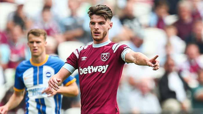 杰伦·约翰逊成为08年詹姆斯以来连续两场砍三双最年轻的前锋