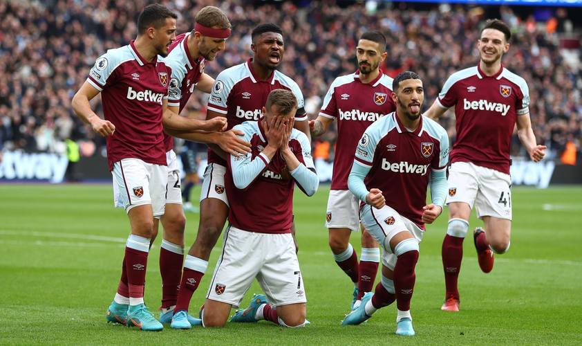 鲁尔：多特尚未联系昆滕-廷贝尔，球员在规划下一步生涯