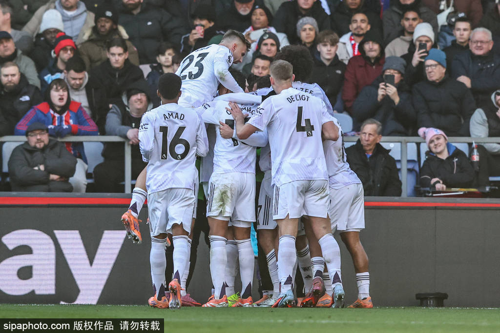 皇马右后卫告急！哈维·阿隆索面临五大选择，巴尔韦德成最佳替身